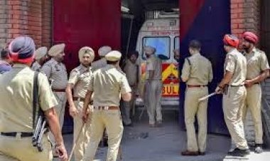 ਤਰਨਤਾਰਨ ਵਿਖੇ 32  ਕੌਮਾਂਤਰੀ ਸਮੱਗਲਰਾਂ ਦੇ ਘਰਾਂ ’ਚ ਛਾਪੇ, ਰਿਕਾਰਡ ਕੀਤੇ ਜ਼ਬਤ