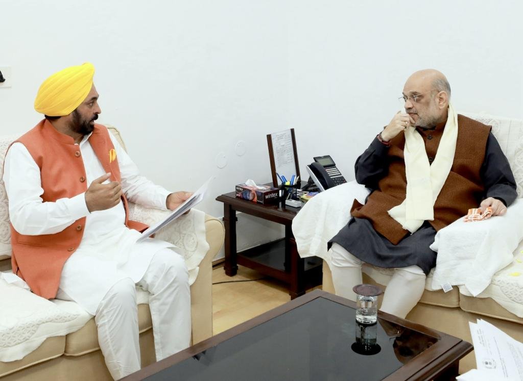 ਭਗਵੰਤ ਮਾਨ ਨੇ ਅਮਿਤ ਸ਼ਾਹ ਨਾਲ  ਮੁਲਾਕਾਤ ਕਰ ਗੁਰੂ ਗ੍ਰੰਥ ਸਾਹਿਬ ਜੀ ਦੀ ਬੇਅਦਬੀ ਦੇ ਘਿਨਾਉਣੇ ਅਪਰਾਧ ਦੇ ਦੋਸ਼ੀਆਂ ਨੂੰ ਸਖ਼ਤ ਸਜ਼ਾ ਦਿਵਾਉਣ ਲਈ ਕੀਤੀ ਅਪੀਲ