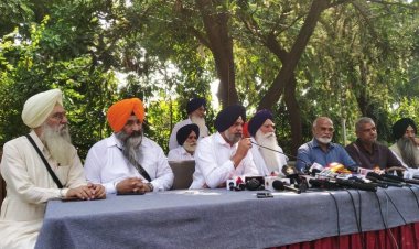 ‘ਅਕਾਲੀ ਦਲ ਵਾਰਿਸ ਪੰਜਾਬ ਦੇ’ ਦੀ ਕਿਸ਼ਤੀ ਵਿੱਚ ਸਵਾਰ ਹੋਏ ਈ.ਡੀ. ਦੇ ਸਾਬਕਾ ਡਿਪਟੀ ਡਾਇਰੈਕਟਰ ਨਿਰੰਜਨ ਸਿੰਘ ਤੇ ਸਾਬਕਾ ਡੀ.ਐੱਸ.ਪੀ. ਬਲਵਿੰਦਰ ਸੇਖੋਂ