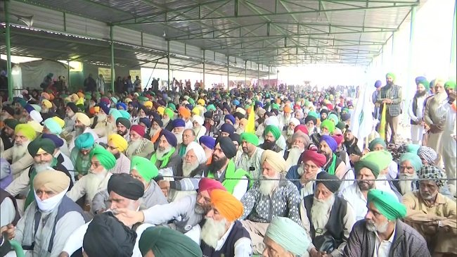 ਕਿਸਾਨ ਅੰਦੋਲਨ ਦੇ ਇੱਕ ਸਾਲ ਪੂਰਾ ਹੋਣ 'ਤੇ ਦਿੱਲੀ ਦੀਆਂ ਵੱਖ ਵੱਖ ਸਰਹੱਦਾਂ ਤੇ ਕਿਸਾਨਾਂ ਦਿਖਾਈ ਸ਼ਕਤੀ, ਭਾਰੀ ਗਿਣਤੀ ਵਿਚ ਮੁੜ ਸਰਹੱਦਾਂ ਤੇ ਪਹੁੰਚੇ ਕਿਸਾਨ 